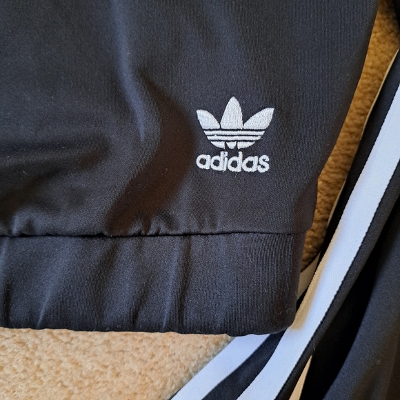 Adidas Crop Top Black White Womens Size Medium Primeblue Trendy 3 Stripe - Picture 8 of 10